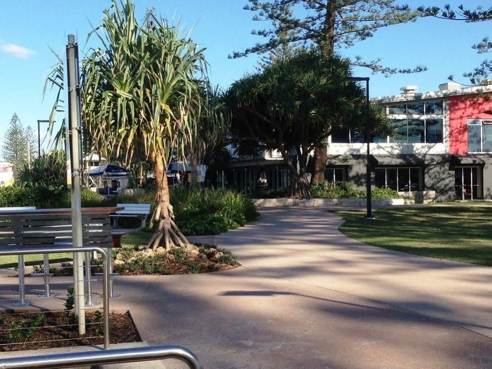 Mylos Holiday Apartments Alexandra Headland Esterno foto